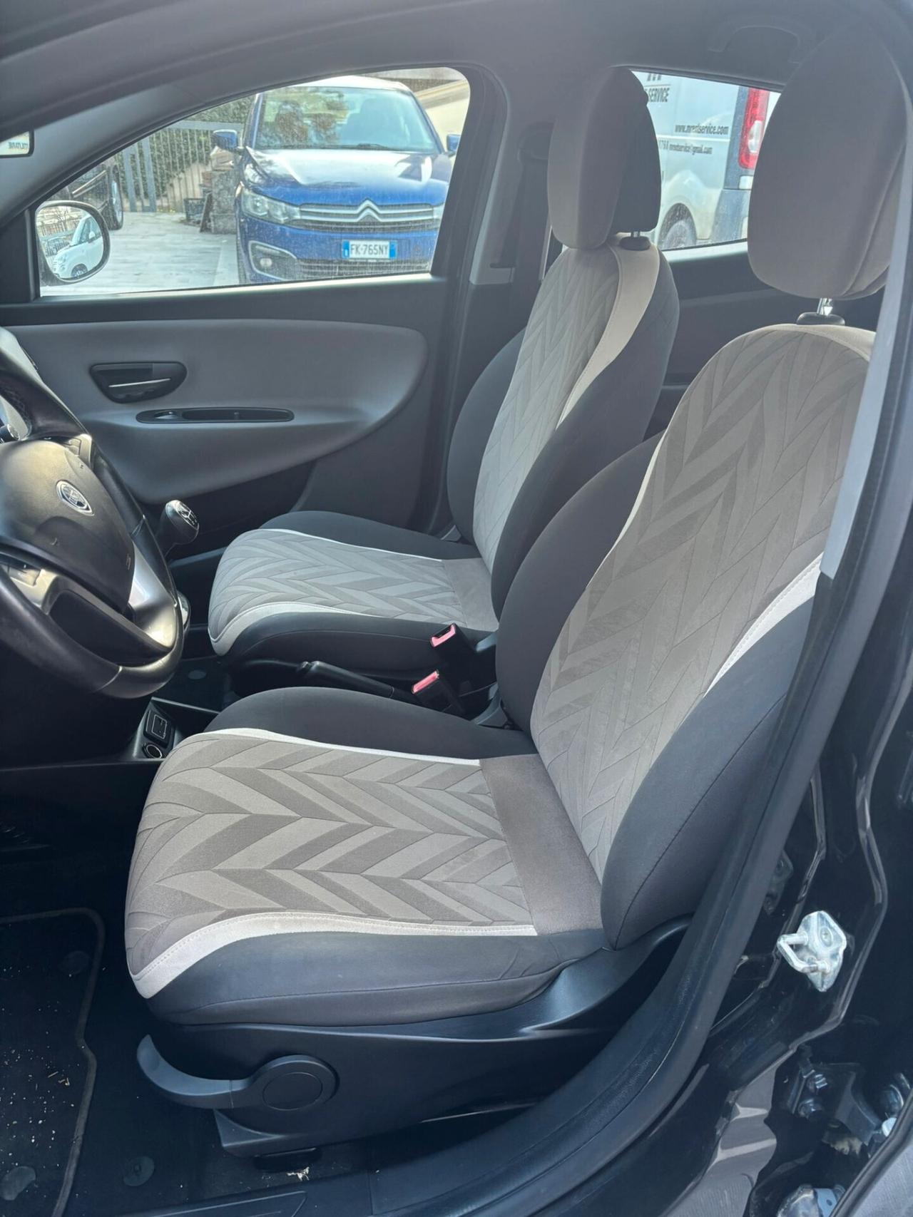 Lancia Ypsilon 1.3 MJT 16V 80 CV 5 porte S&S Platinum