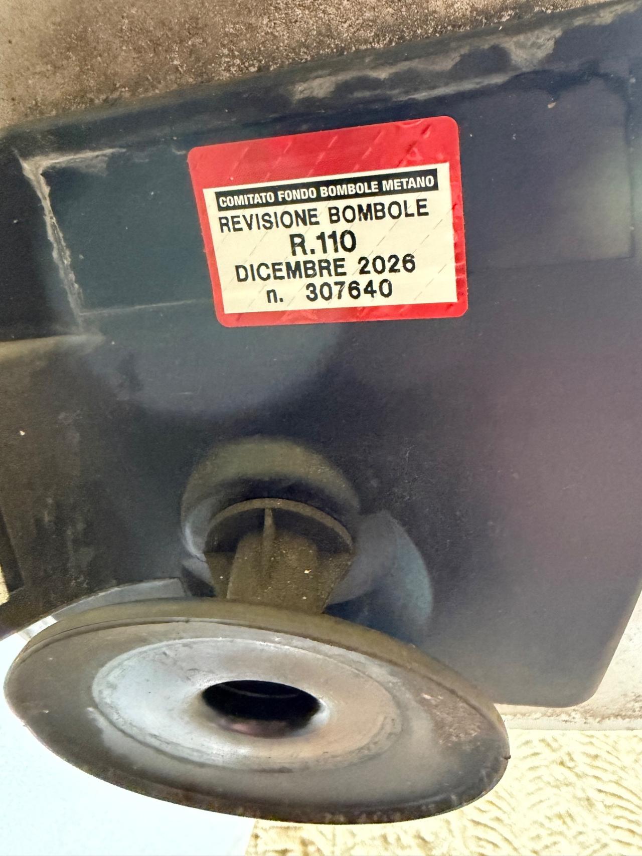 Fiat 500L 0.9 TwinAir Natural Power NUOVISSIMA