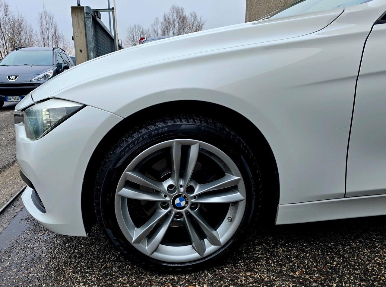 Bmw 320 320d xDrive Touring Luxury AUTOMATICA