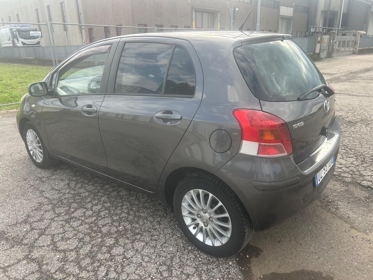 Toyota Yaris 1.3 5 porte