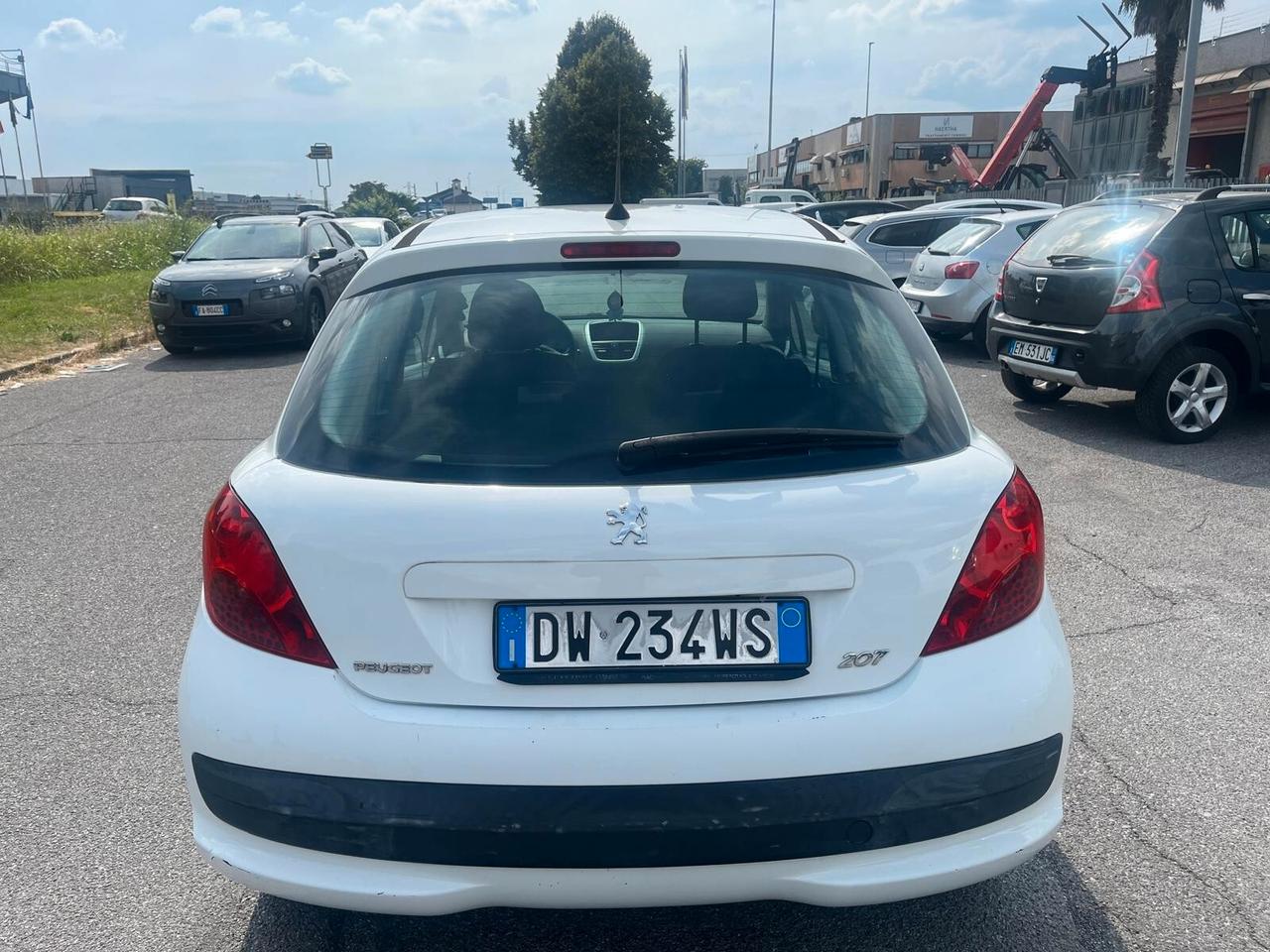 Peugeot 207 1.4 8V 75CV 3p. ECO GPL
