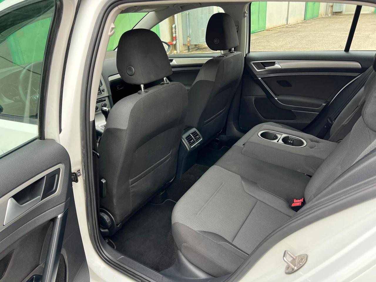 Volkswagen Golf 1.6 TDI DSG 5p. PER NEOPATENTATI CAMBIO AUTOMATICO