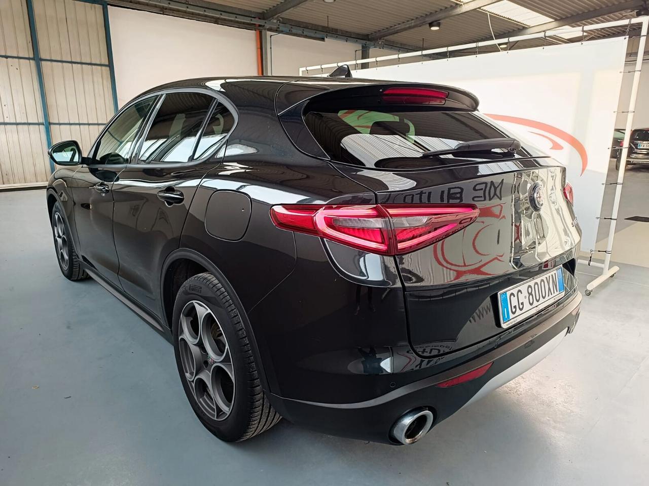 Alfa Romeo Stelvio 2.2 Turbodiesel 160 CV AT8 RWD Business Sport