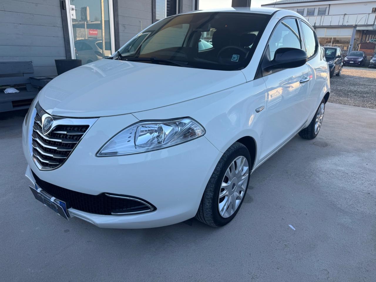 Lancia Ypsilon 1.3 MJT 16V 95 CV 5 porte S&S Silver