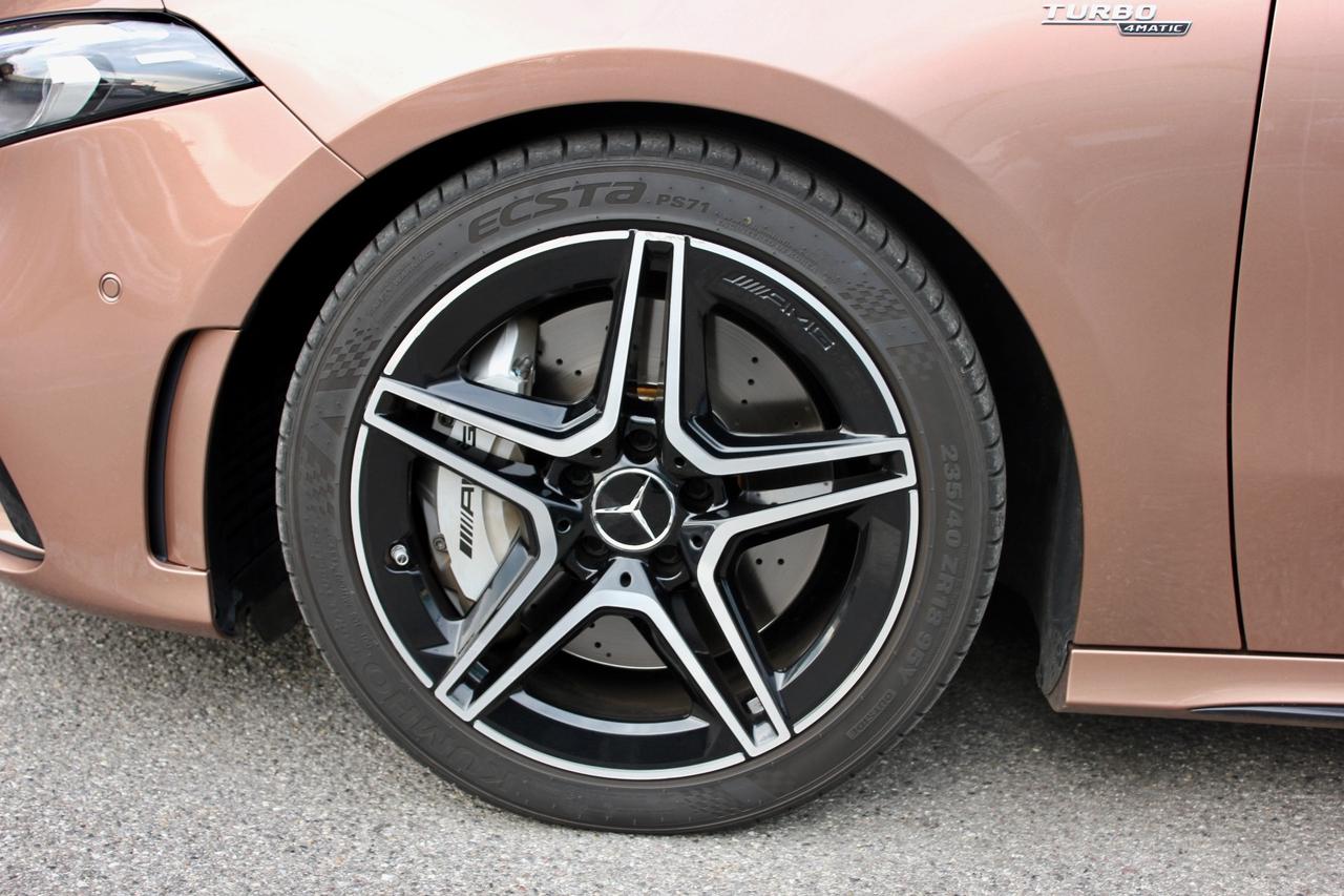 Mercedes-benz A 35 AMG 4matic SEDILI RISCALDAITI IN PELLE