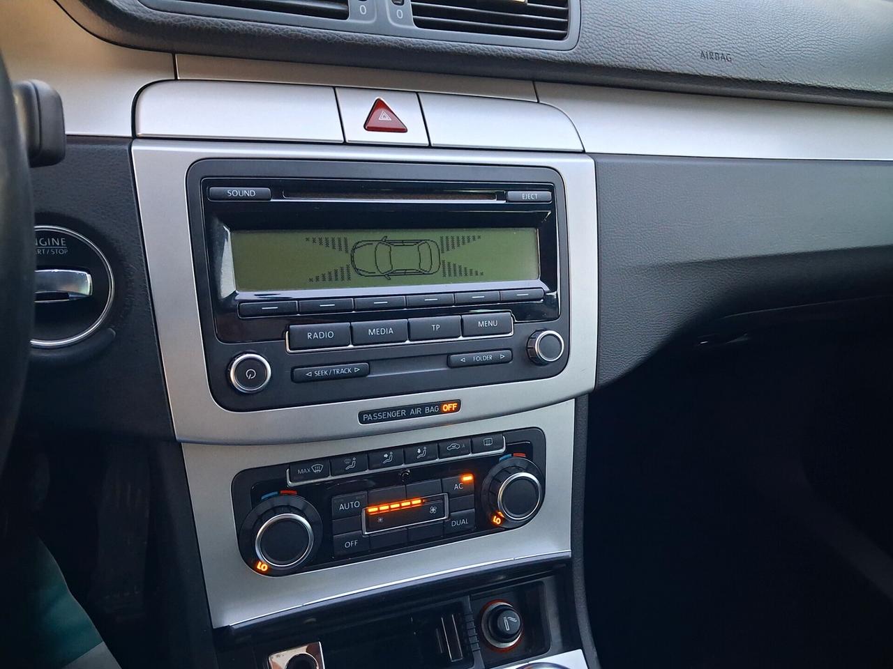 Volkswagen Passat 1.6 TDI DPF Var Comf. BM Tech.