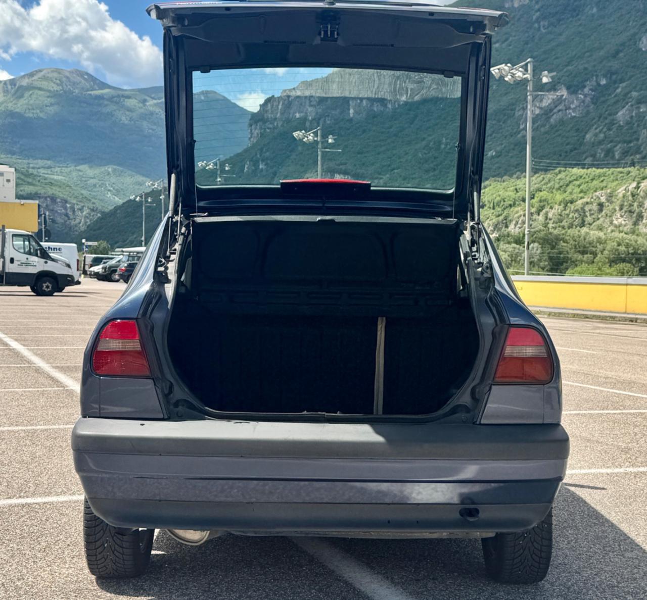 Lancia Delta 1.6 i.e. cat 5 porte LE Neopatentati
