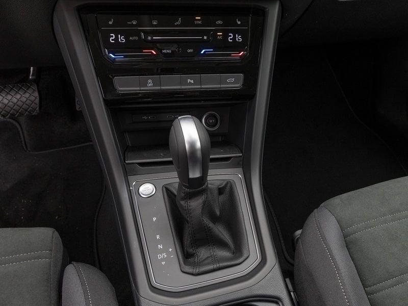 Volkswagen Touran 2.0 TDI 150 CV SCR DSG Comfortline Navi Camera App Connect Cockpit