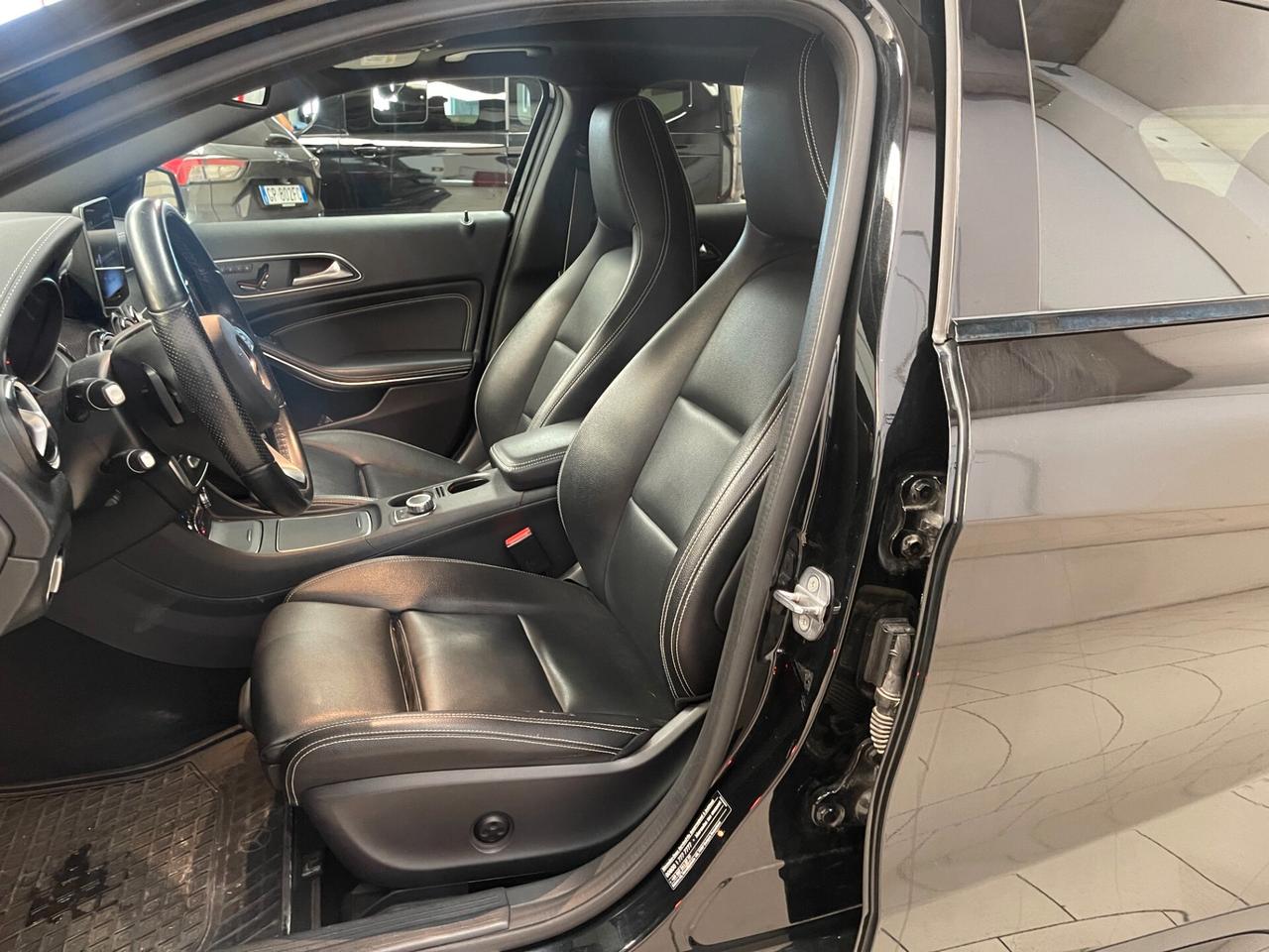 Mercedes-Benz GLA 200 d Night Edition Premium AMG c.auto-Ok Neopatentati-LEGGI SOTTO