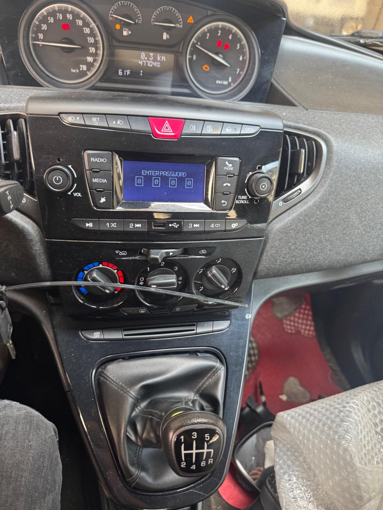 Lancia Ypsilon 1.0 FireFly 5 porte S&S Hybrid Ecochic Gold