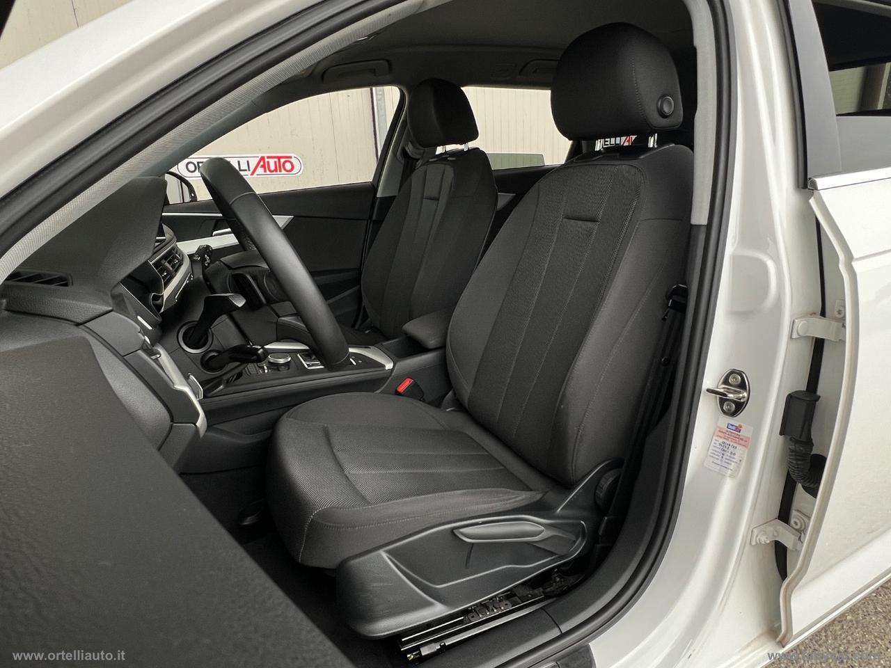 AUDI A4 Avant 30 TDI S tronic Business