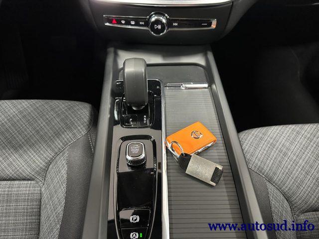 VOLVO V60 B4 (d) automatico Ultimate Dark