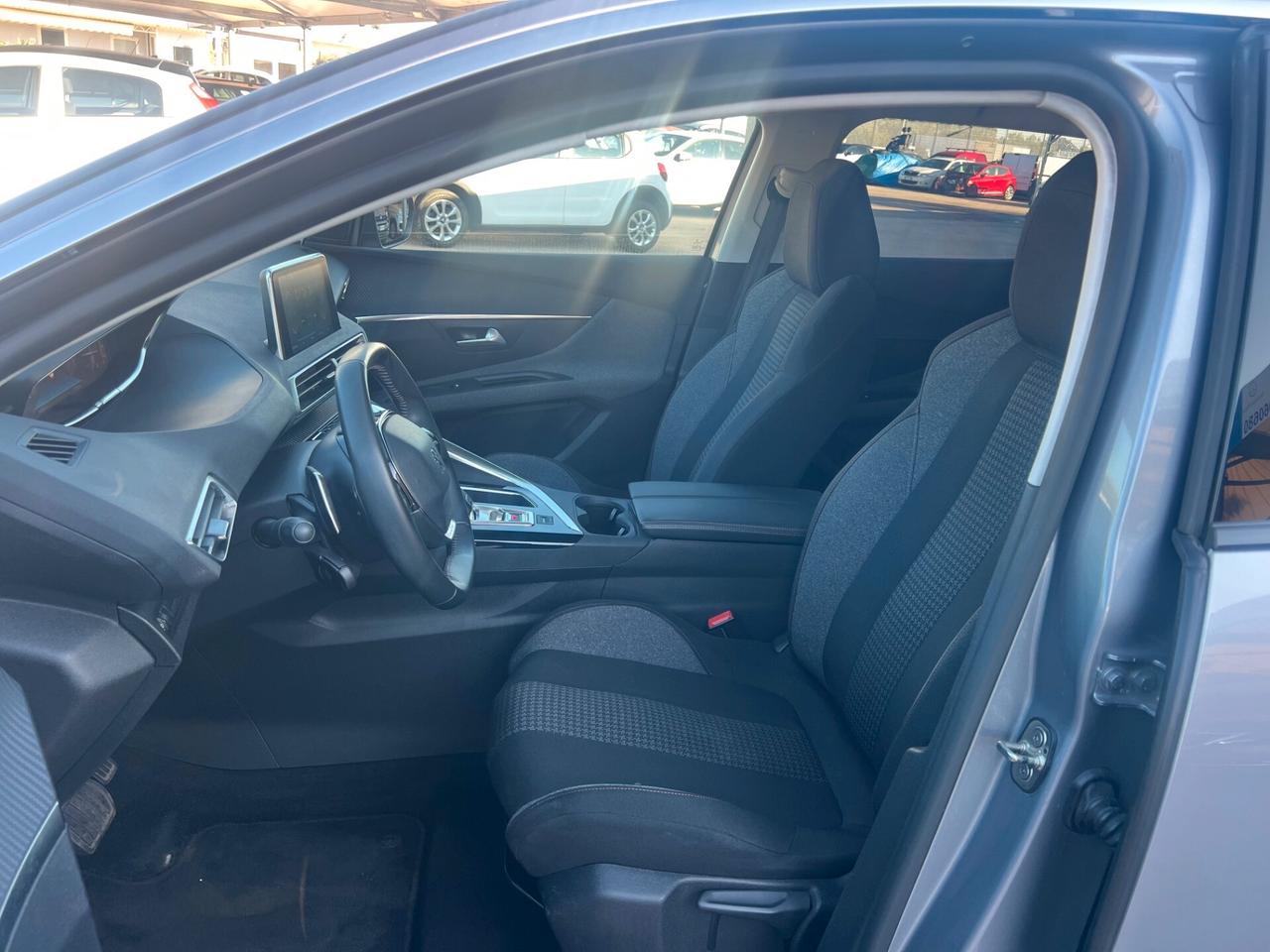 Peugeot 3008 BlueHDi 130 S&S EAT8 Business
