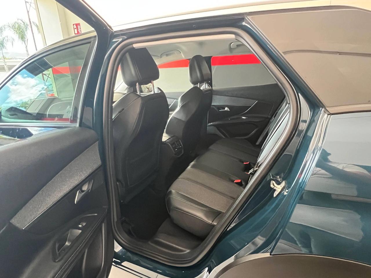 Peugeot 3008 BlueHDi 130 S&S Allure Pack