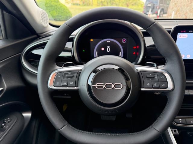 FIAT 600 HYBRID 145CV DCT MHEV+NAVI+RCAM+2PDC+LED
