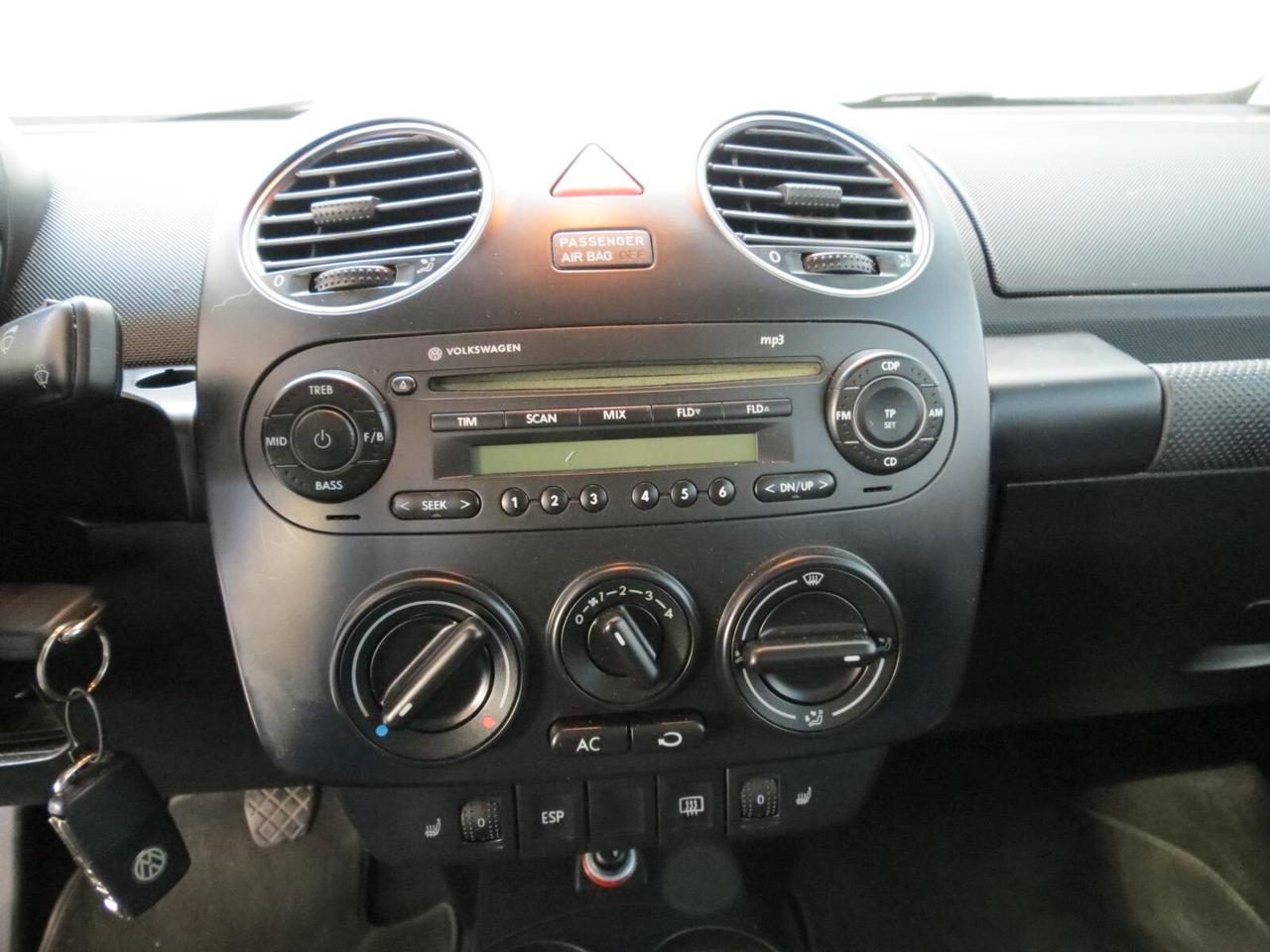 Volkswagen New Beetle 1.6 102 CV