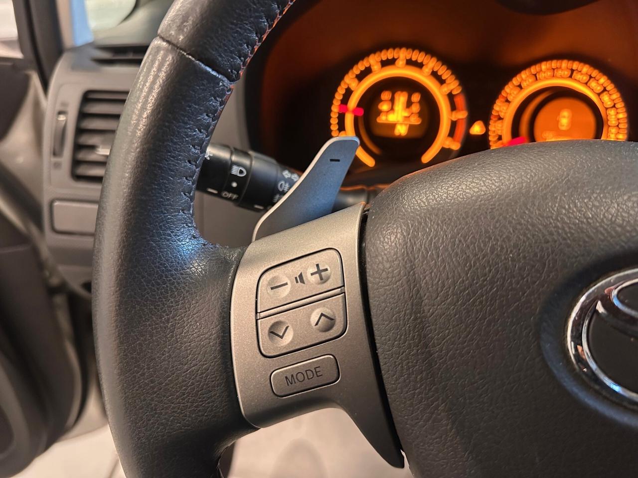 TOYOTA AURIS 1.6 BENZINA AUTOMATICA (64000KM)