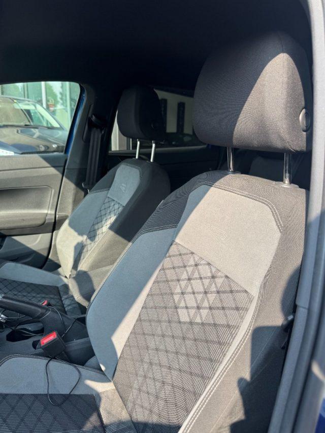 VOLKSWAGEN Polo 1.0 TSI R-Line ***Neopatentati***