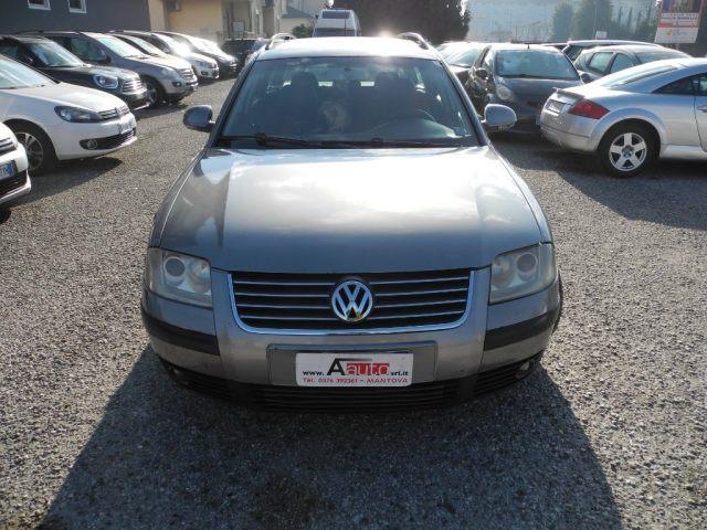 VOLKSWAGEN Passat Variant 1.9 TDI 130cv Trendl. autom.- LEGGERE NOTE