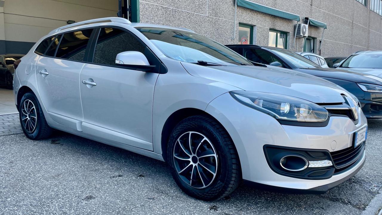 Renault Megane Mégane 1.5 dCi 110CV EDC SporTour Limited LED
