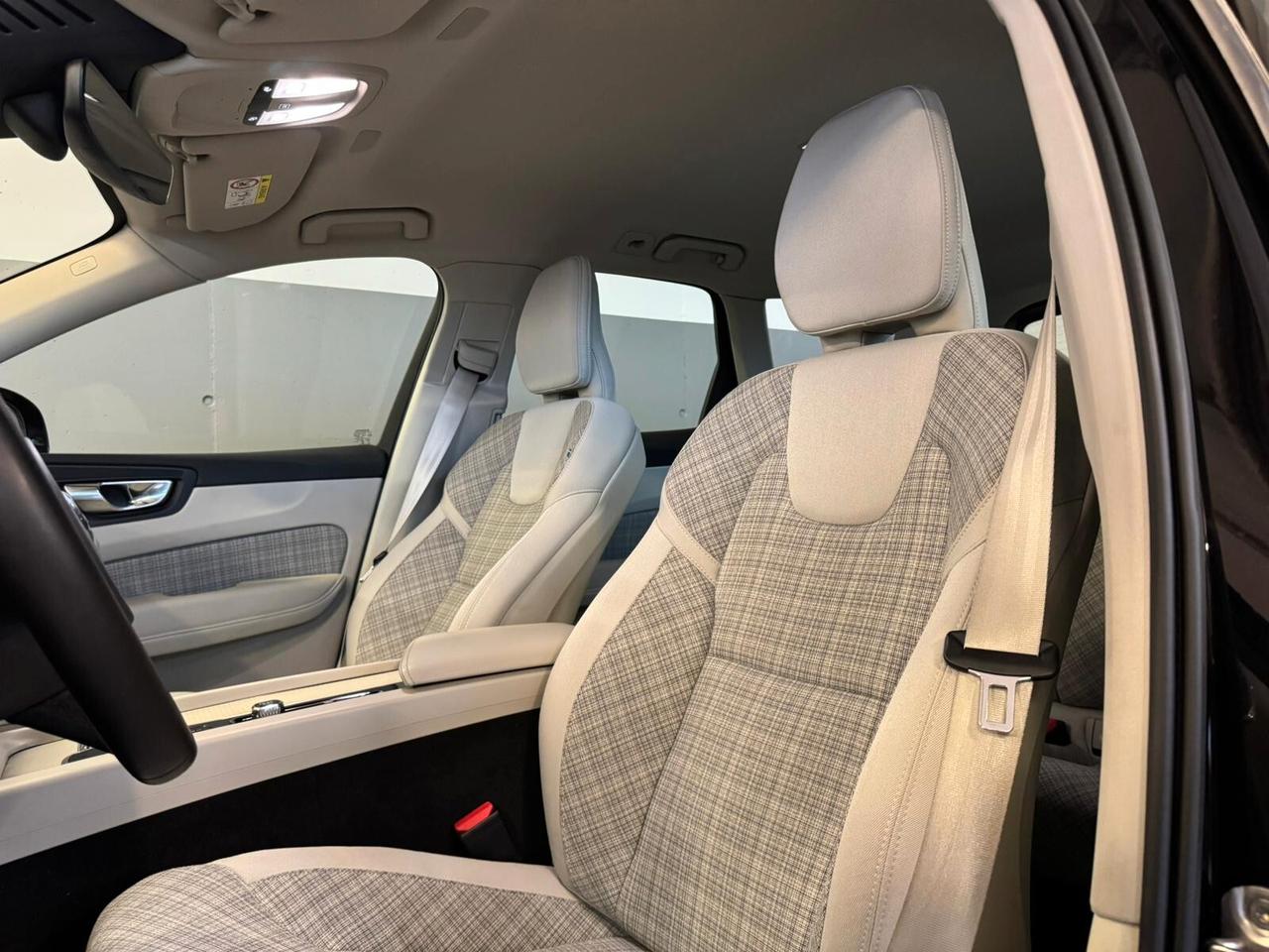 Volvo XC 60 XC60 B4 (d) AWD automatico Ultimate Dark