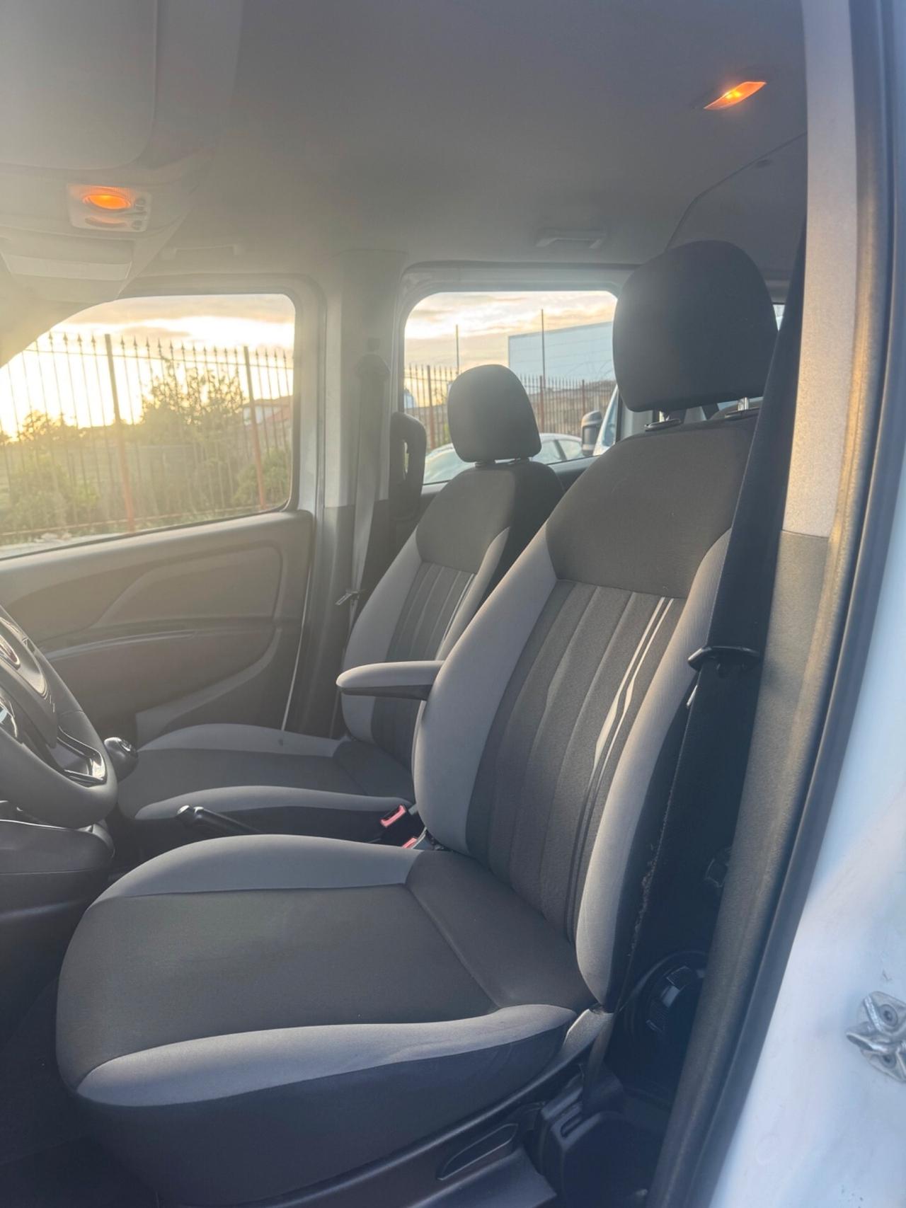 Fiat Doblo Doblò 1.6 MJT 120CV Lounge N1 5 POSTI