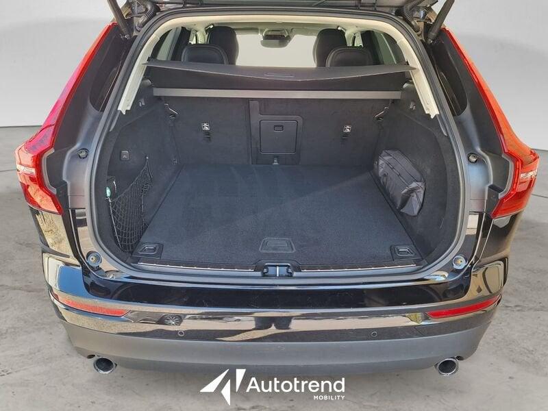 Volvo XC60 B4 197+14 CV AWD M-Hybrid Diesel Automatica Momentum