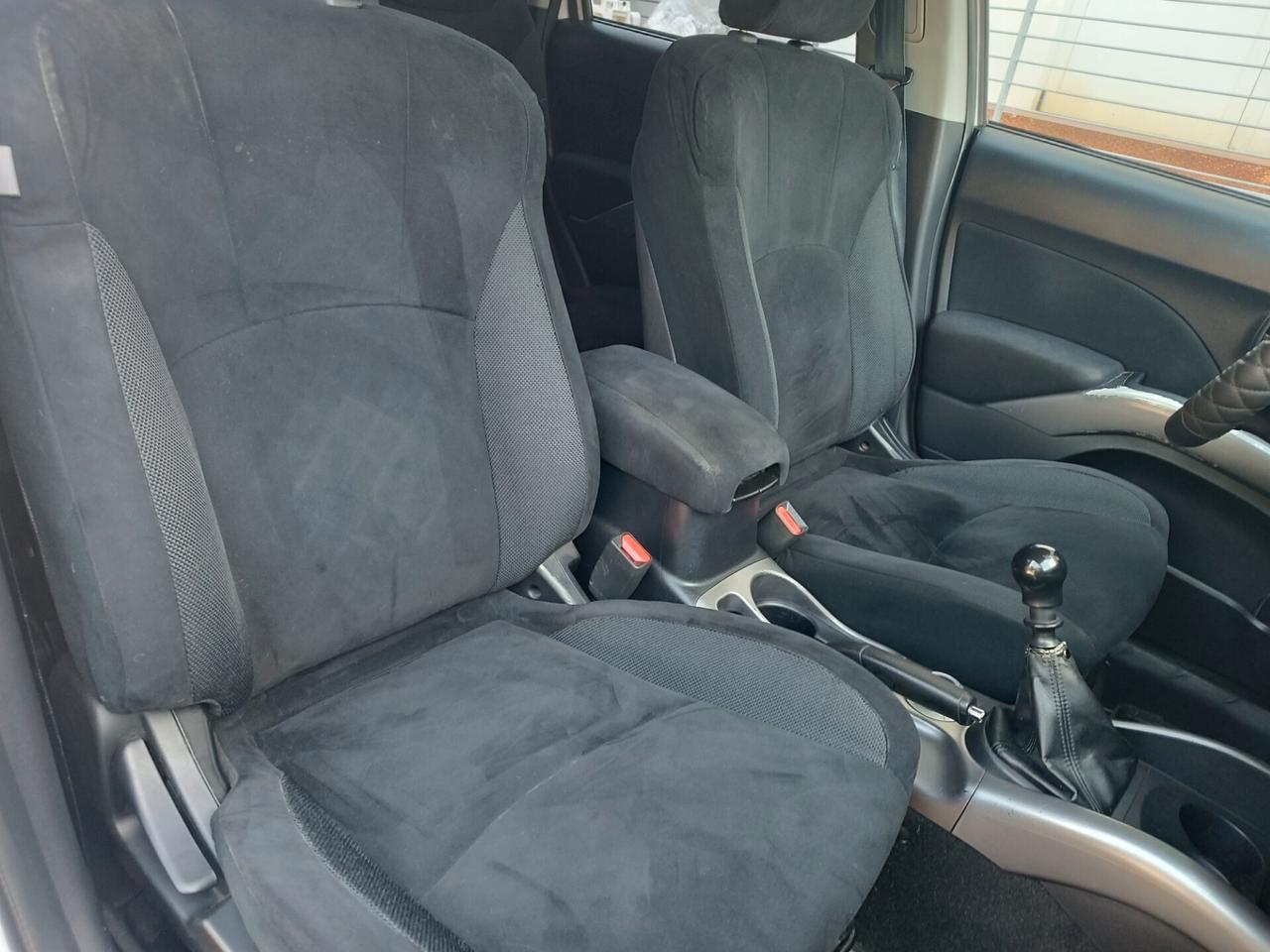 Mitsubishi Outlander 2.0 diesel 7 posti