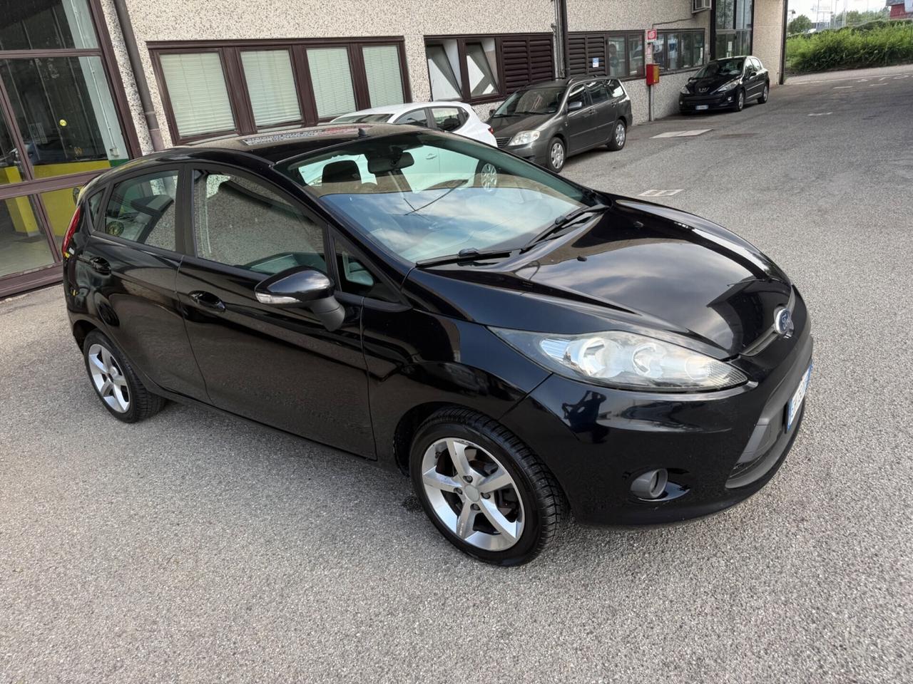 Ford Fiesta 1.4 5 porte Bz.- GPL Titanium