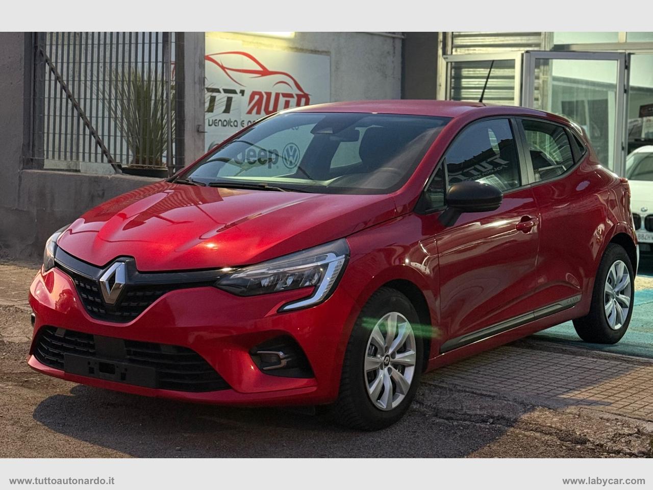 RENAULT Clio dCi 8V 90CV 5p. Moschino Life