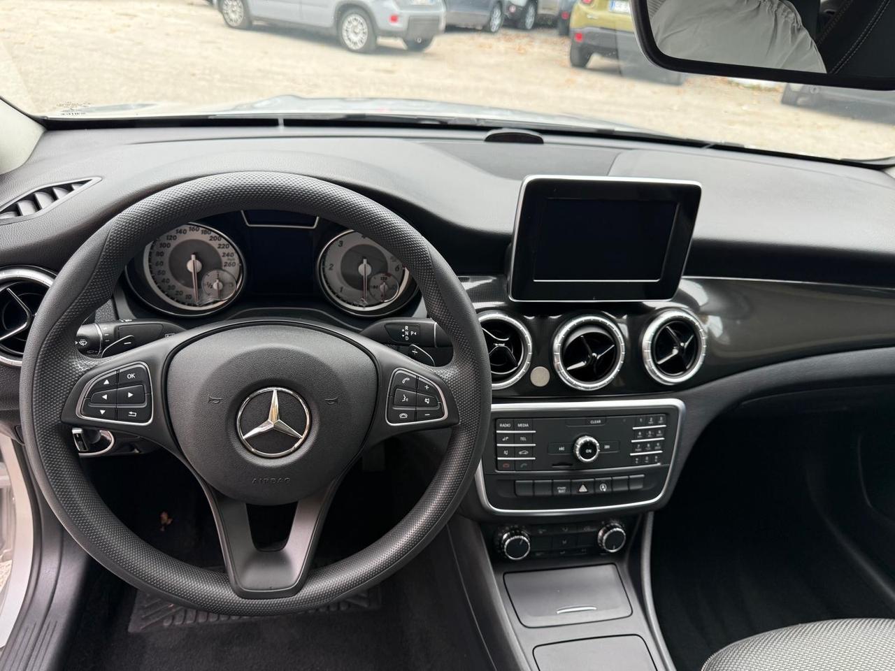 Mercedes-benz CLA 200 d Automatic Premium