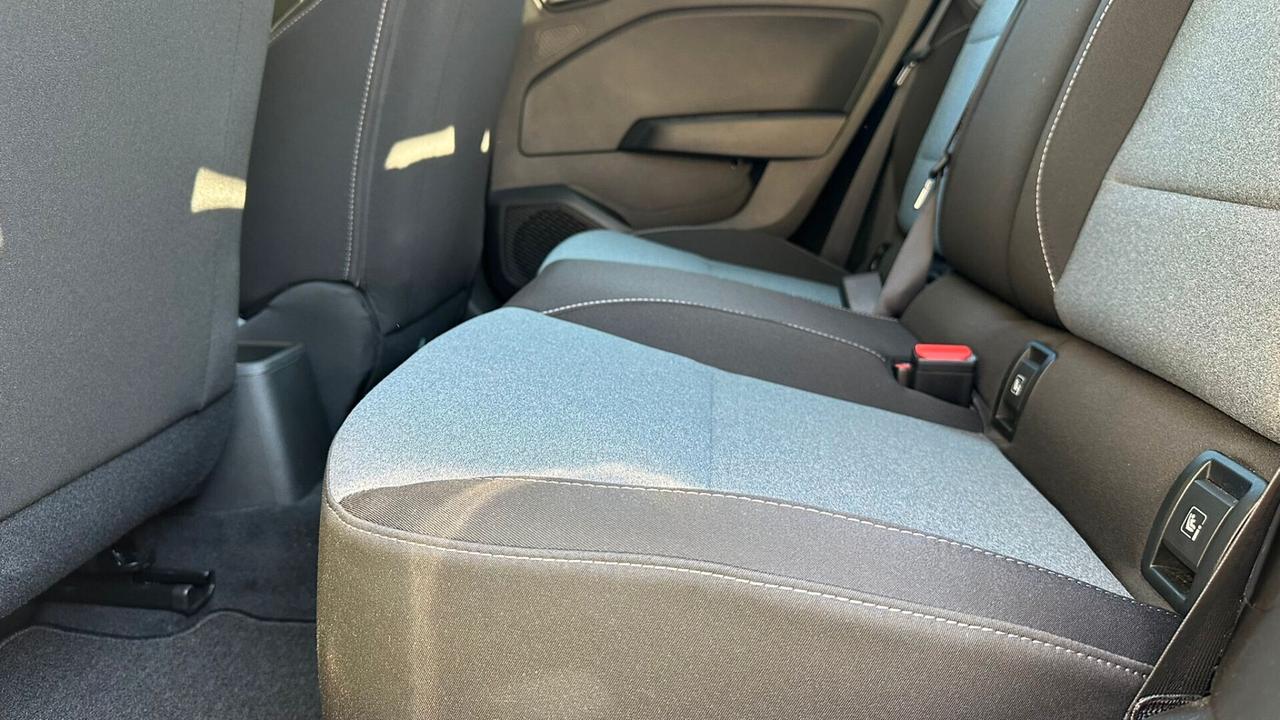 Renault Clio TCe 90 CV 5 porte Evolution 2025 solo 9.400KM LEGGI TESTO