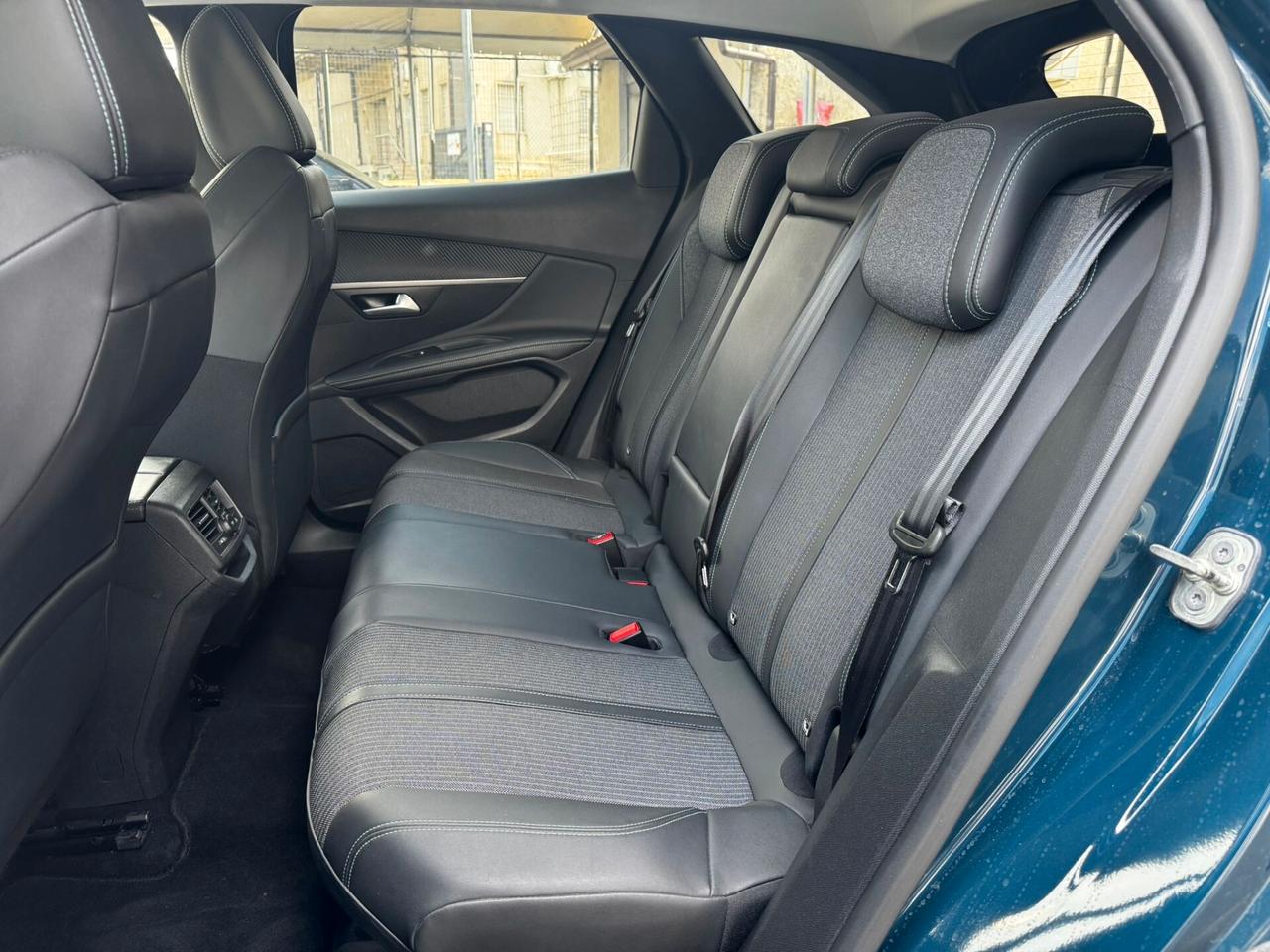 Peugeot 3008 BlueHDi 130 S&S EAT8 Allure