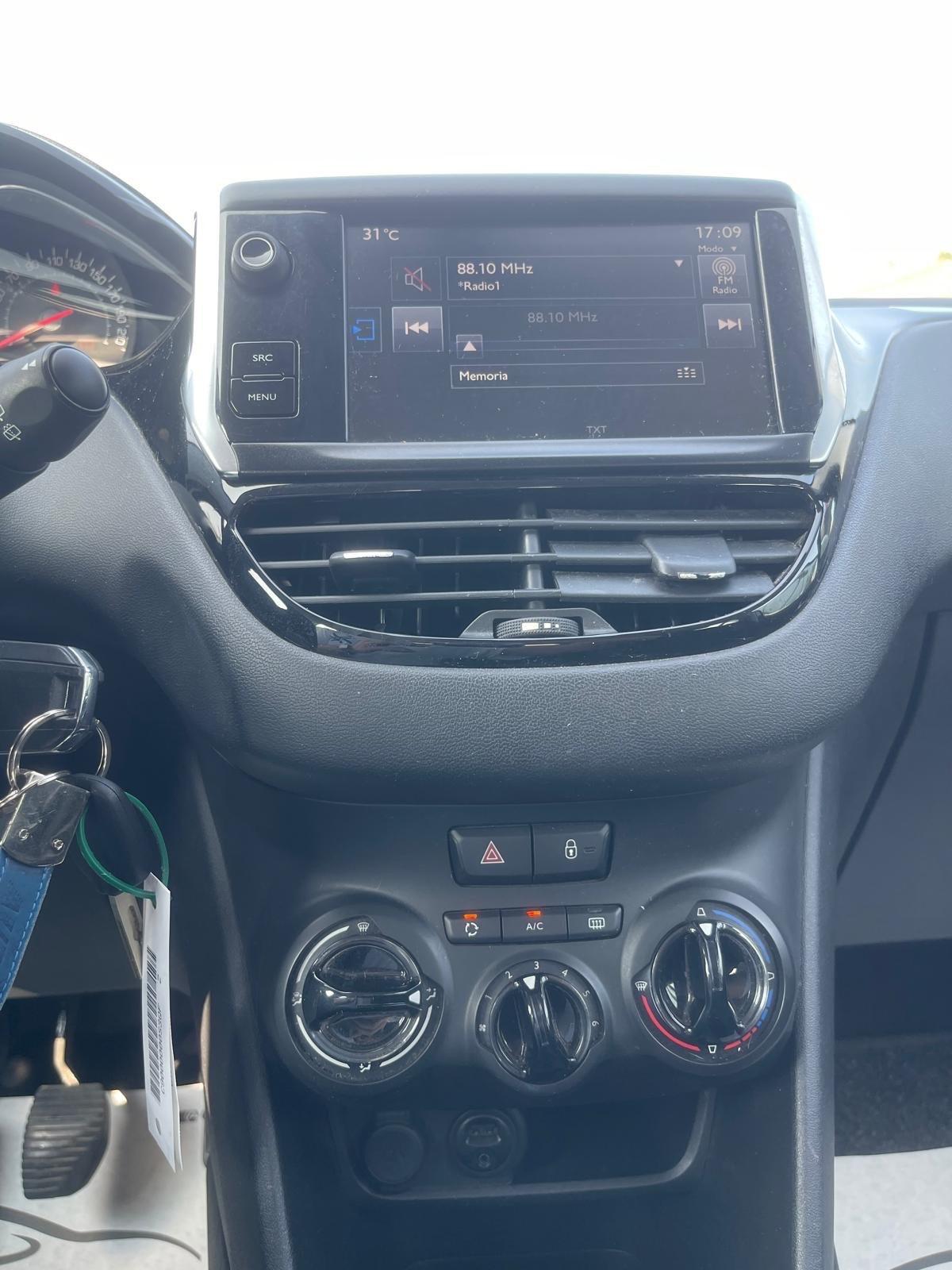 Peugeot 208 PureTech CINGHIA NUOVA 85000 Km