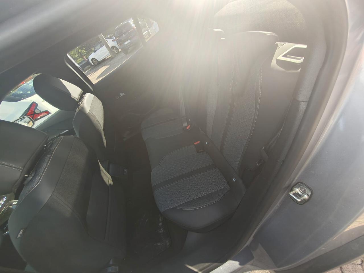 Peugeot 2008 PureTech 130 S&S EAT8 Allure