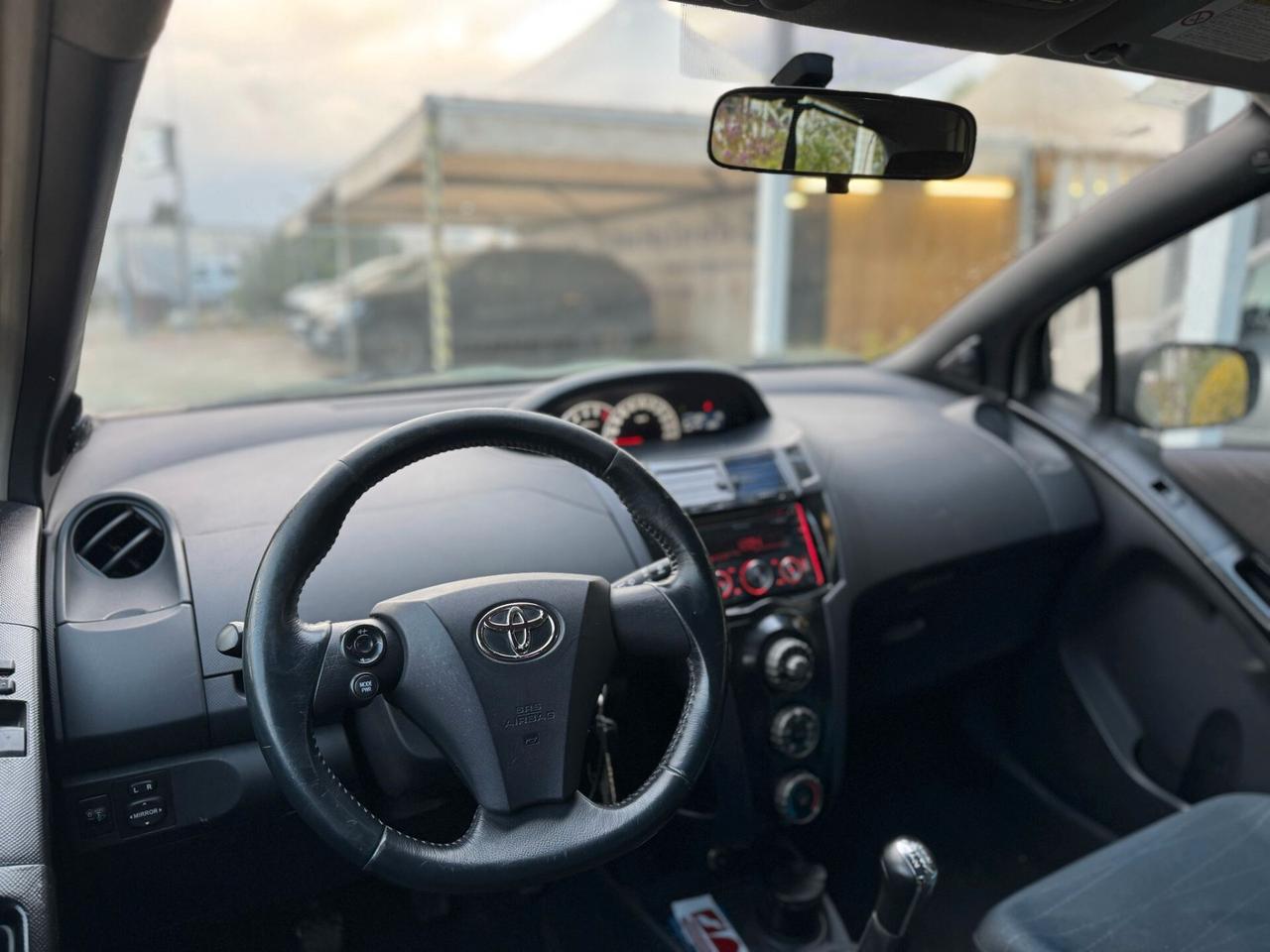 Toyota Yaris 1.0 5 porte