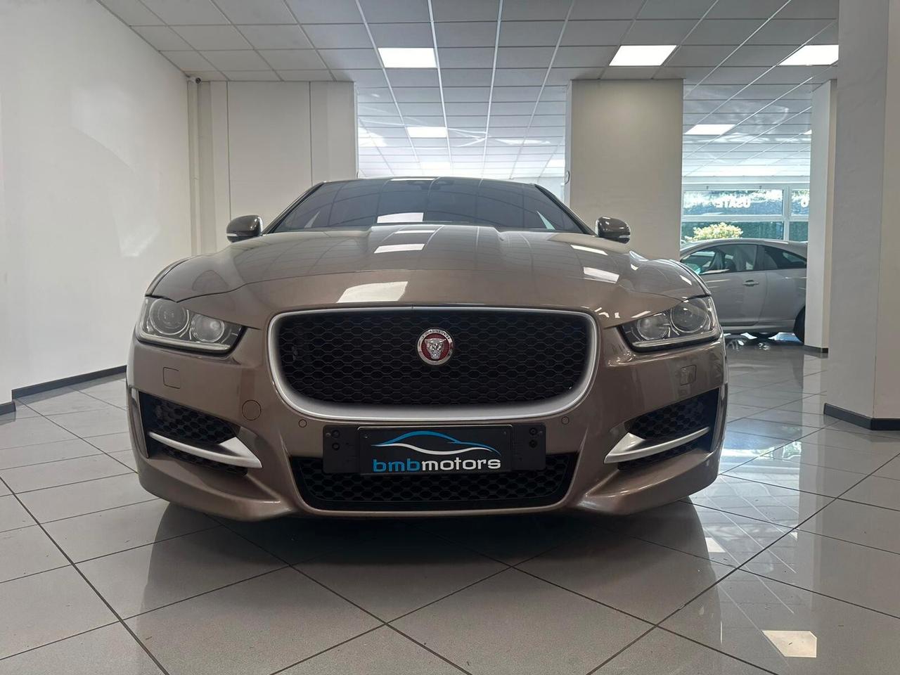 Jaguar XE 2.0 D Turbo 180CV aut. R-Sport