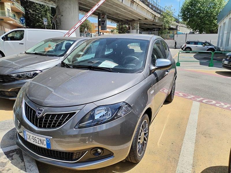 Lancia Ypsilon 1.0 FireFly 5 porte S&S Hybrid Alberta Ferretti