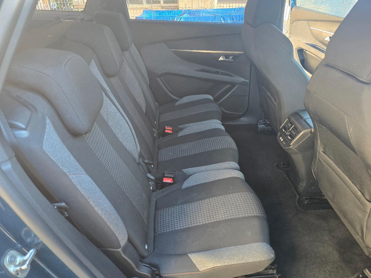 Peugeot 5008 BlueHDi 130 S&S EAT8 Active Pack