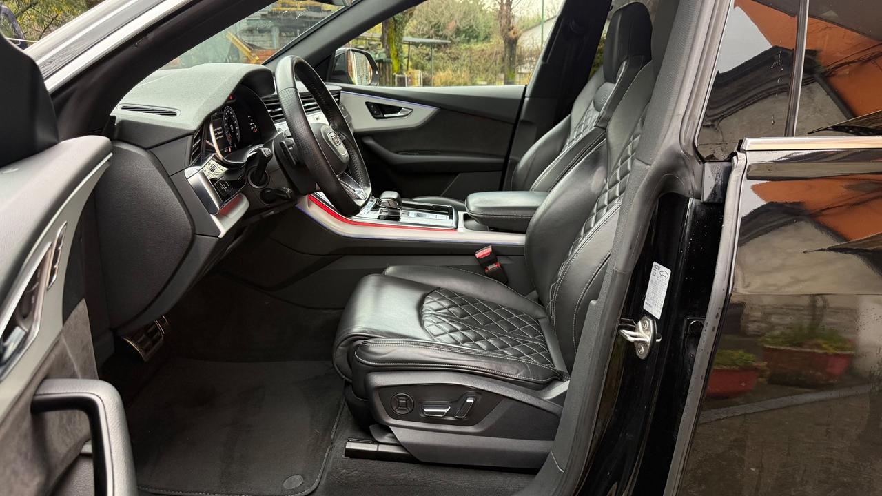 Audi Q8 50 TDI 286 CV quattro S-line INT/EST Tetto