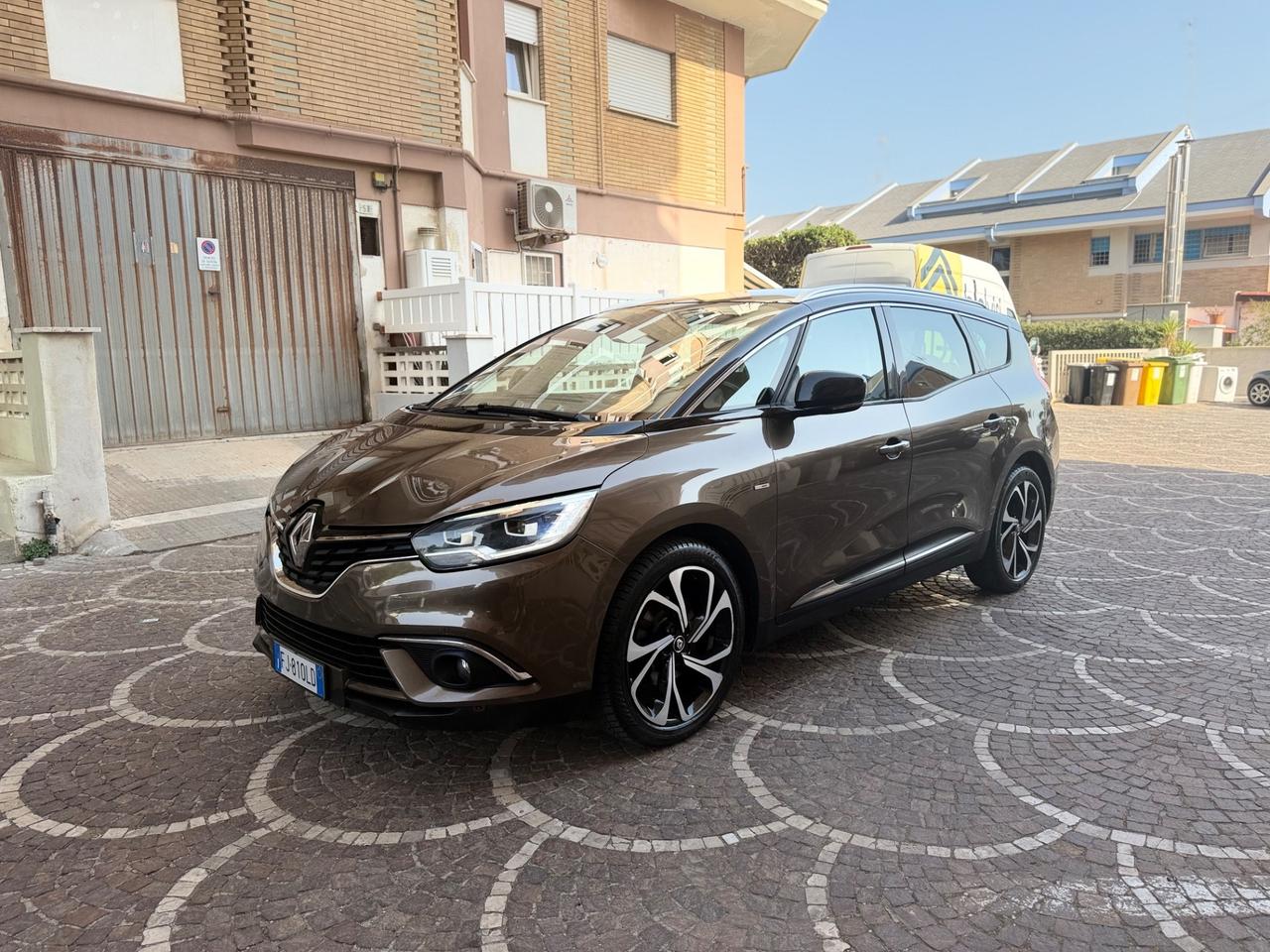 Renault Grand Scenic dCi 160 CV EDC Energy Initiale Paris