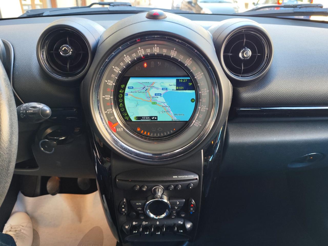 Mini Cooper D Countryman 1.6 DIESEL NAVI