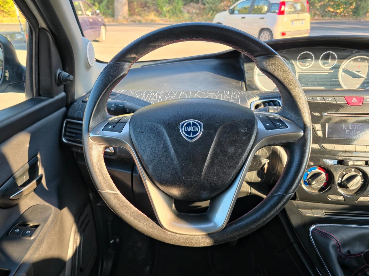 Lancia Ypsilon 1.2 69 CV 5 porte S&S Silver E5B Manuale NEO 2013