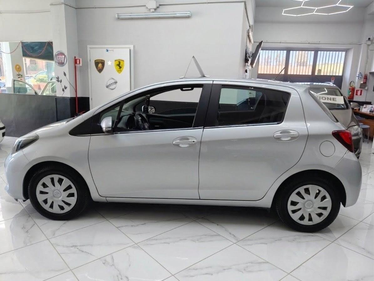 Toyota Yaris 1.0 5P Doppia Occasione da MV Auto!
