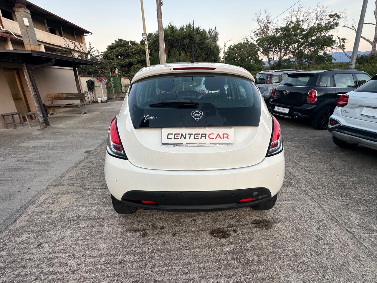 Lancia Ypsilon 0.9 TwinAir 85 CV 5 porte Metano Ecochic Elle