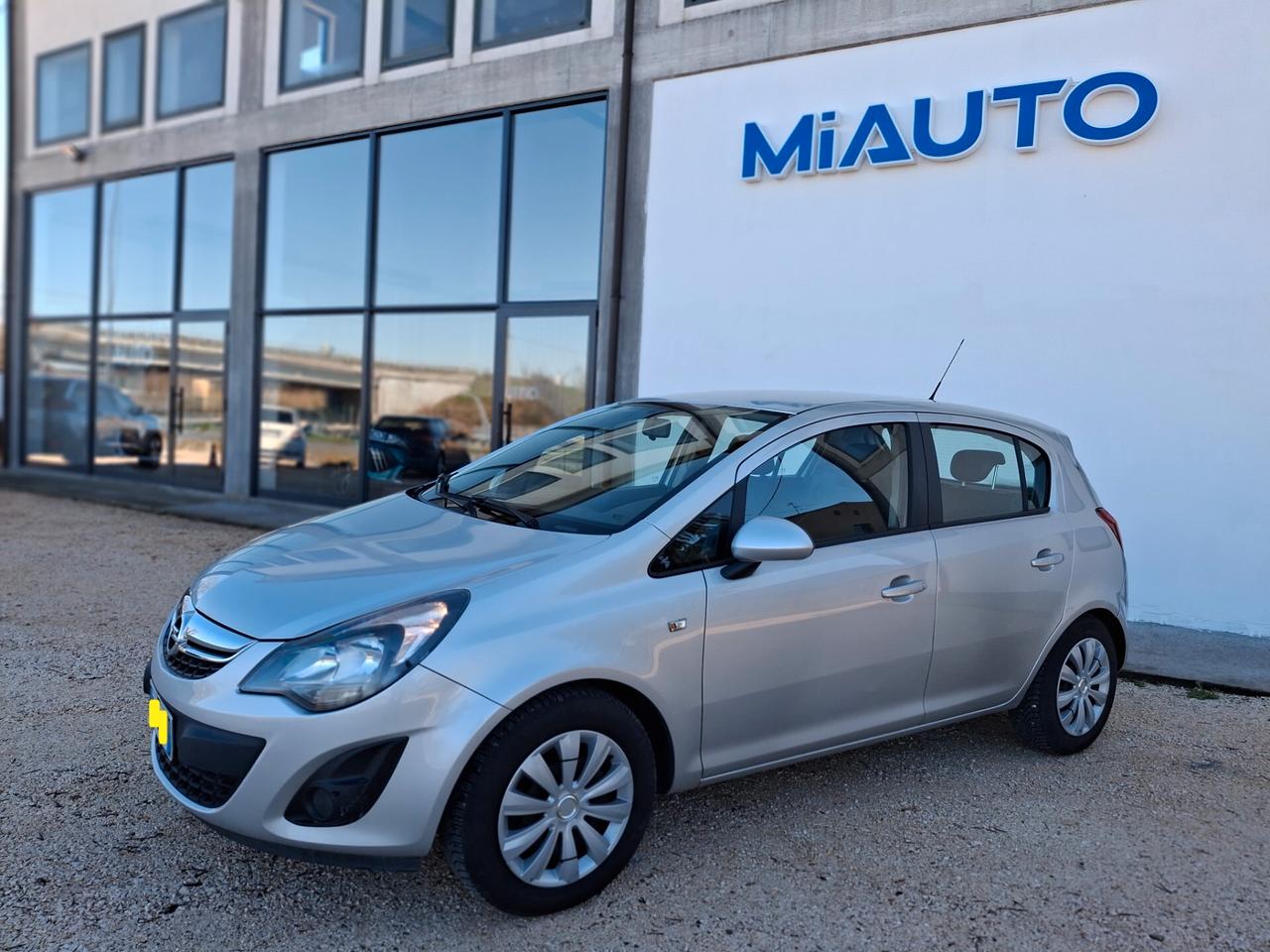 Opel Corsa 1.2 GPL, 5 porte