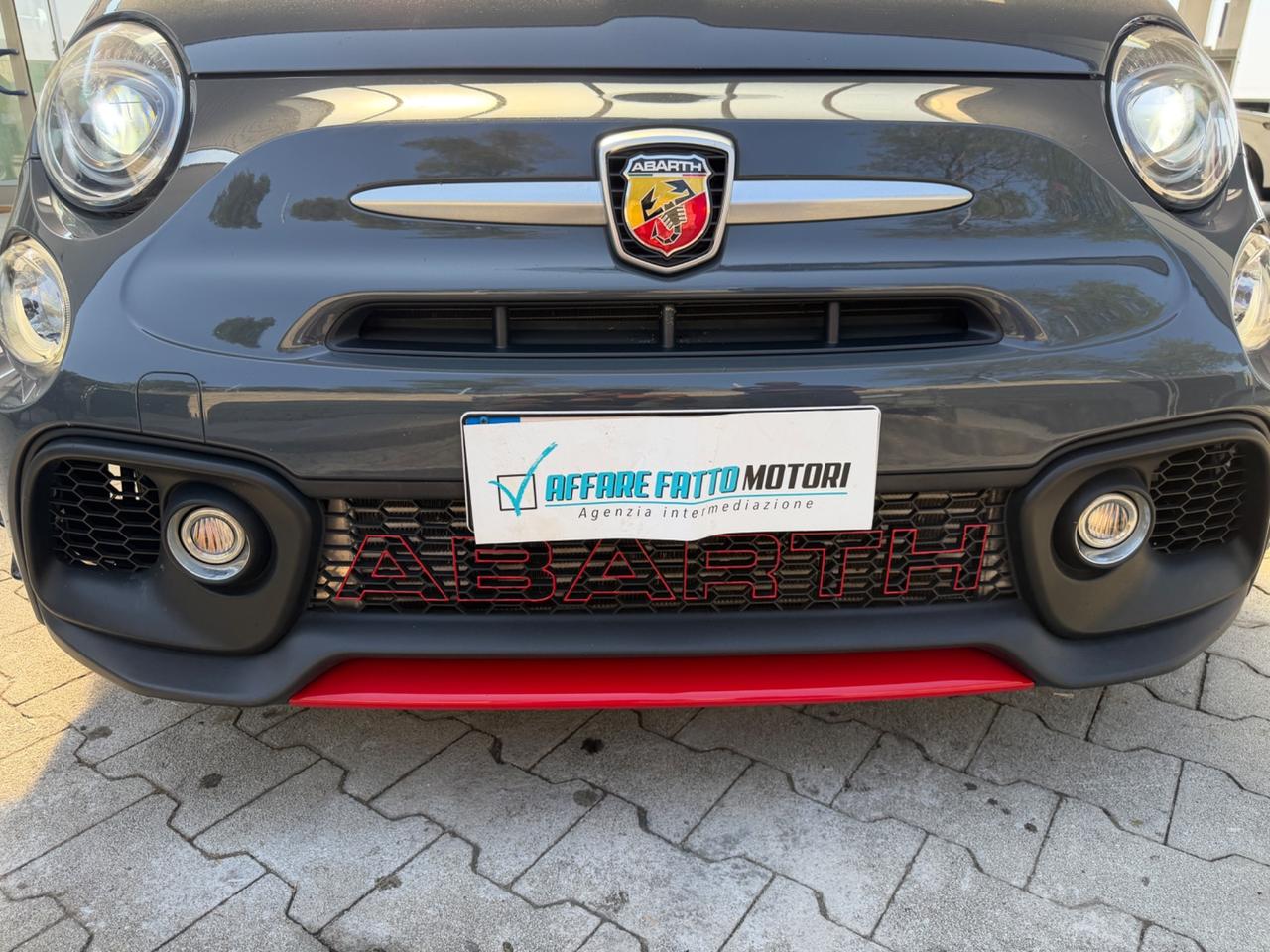 Abarth 695 C 1.4 Turbo T-Jet XSR Yamaha Limited Edition