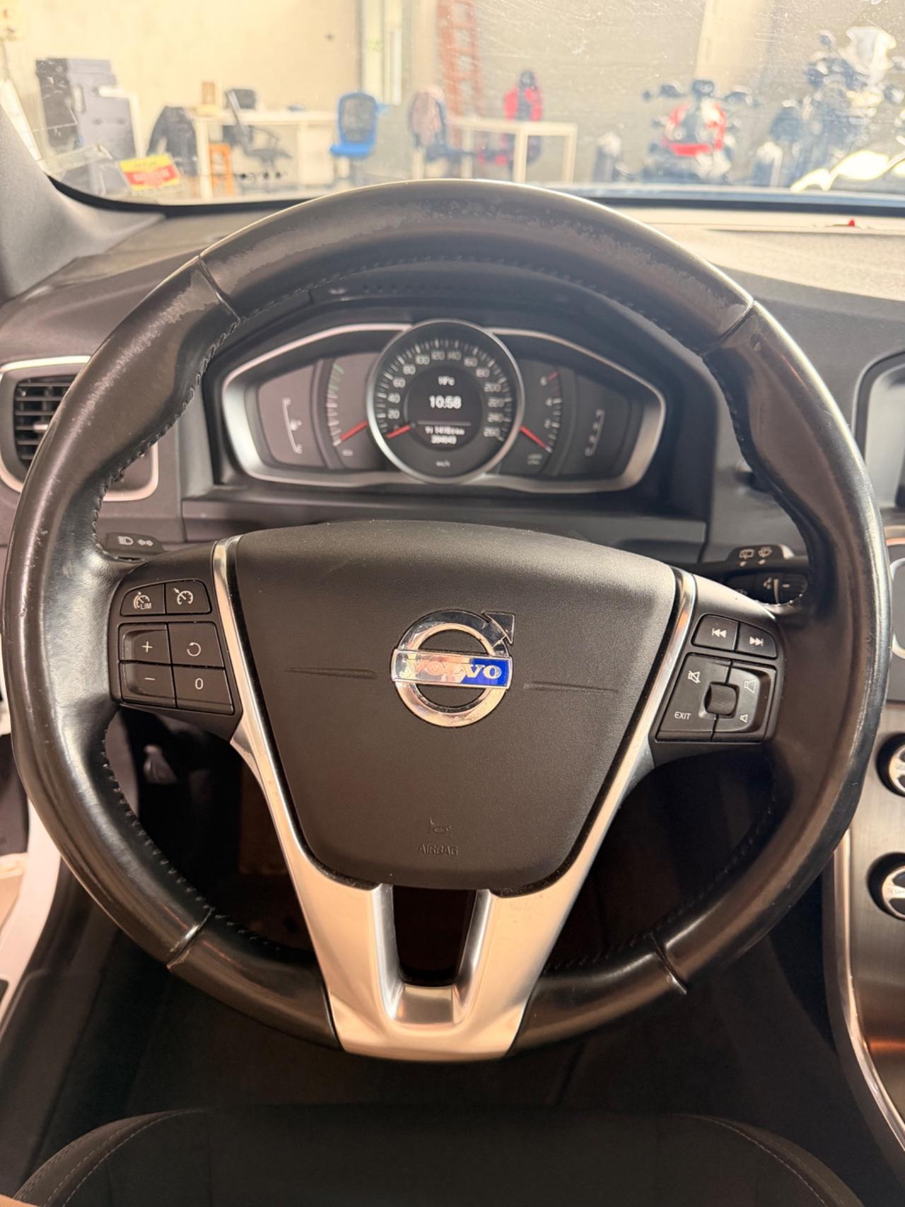 Volvo V60 D4 AWD Geartronic Momentum