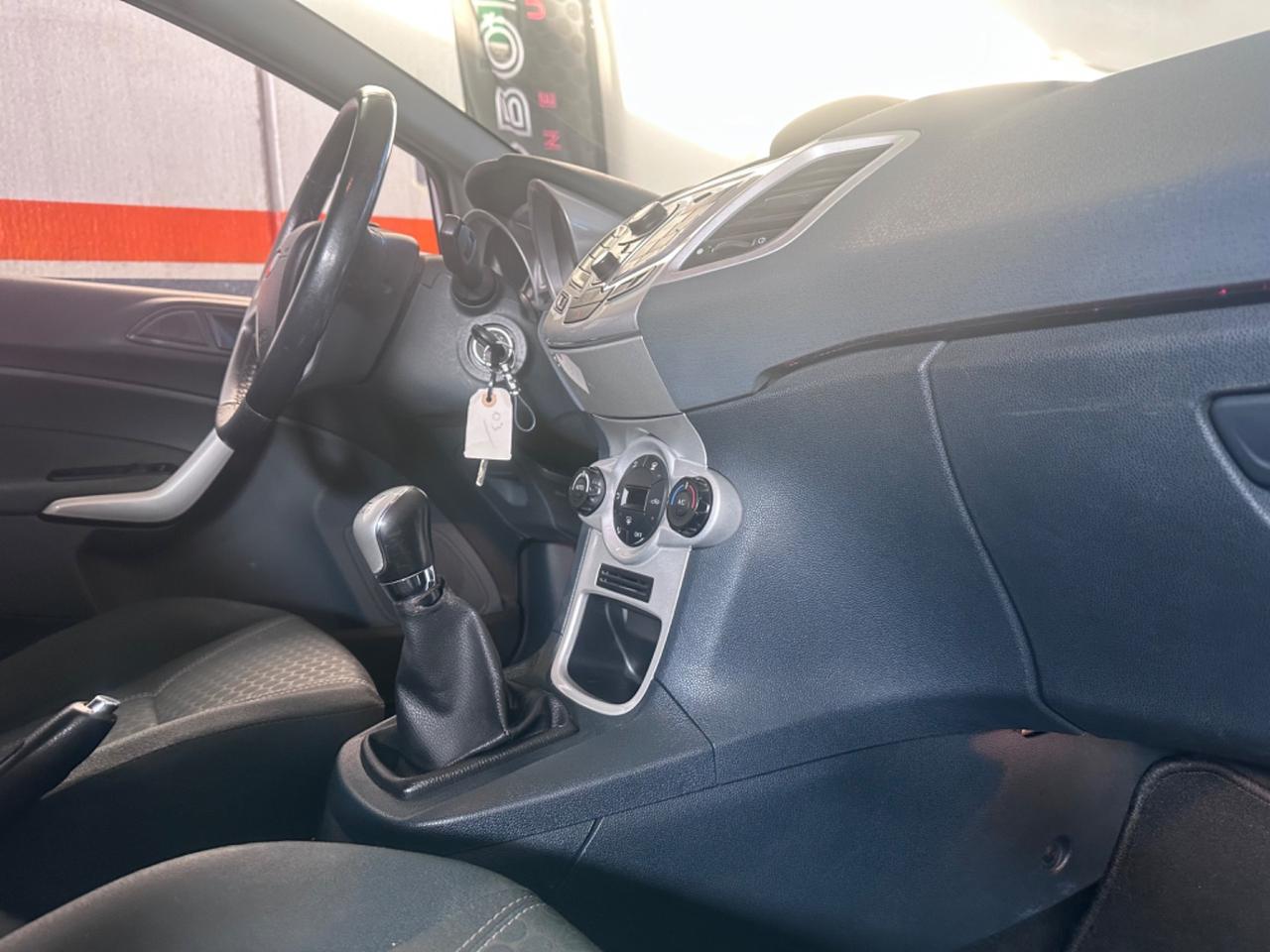 Ford Fiesta 1.4 TDCi 70CV 3 porte Titanium