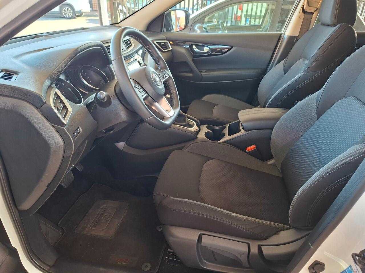 Nissan Qashqai 1.3 DIG-T DCT N-Connecta*NAVI*AUTO*TETTO*CAMERA**